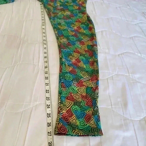 LulaRoe Geometric Pattern Leggings Tall Curvy. Set of two.  Ultra-soft  Material - Picture 6 of 12